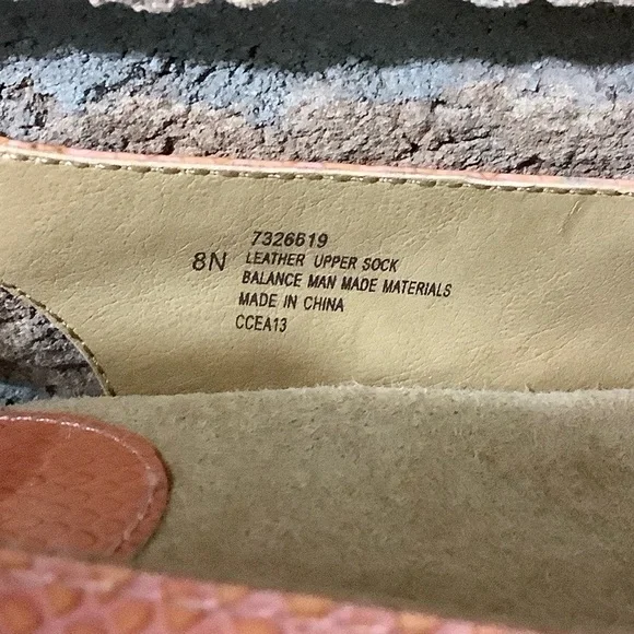 SOFTSPOTS Coral Patent Leather Slingback Sandals - Picture 10 of 12